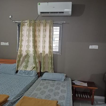 Honest Deluxe Room Garudeshwar エクステリア 写真