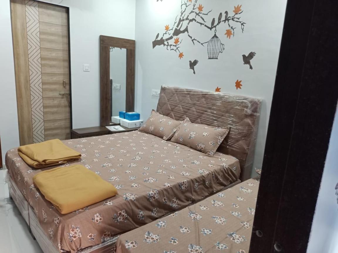 Honest Deluxe Room Garudeshwar エクステリア 写真